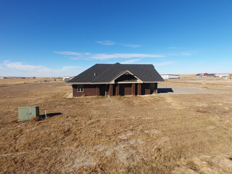 More Photos Of 202 Diamond Springs Trl, Ogallala Medical For Sale