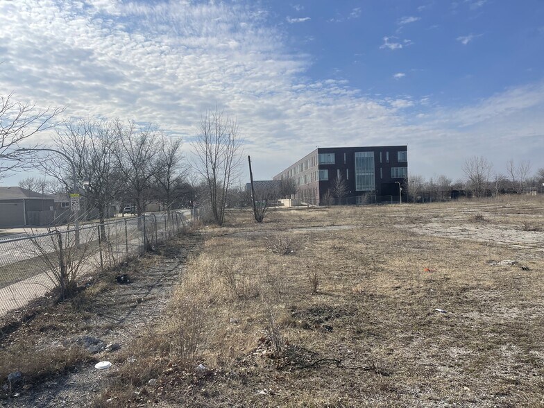 More Photos Of 7600 S Kedzie Ave, Chicago Land For Lease