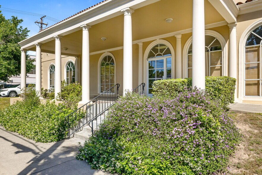 More Photos Of 2001 P St, Sacramento Office For Sale