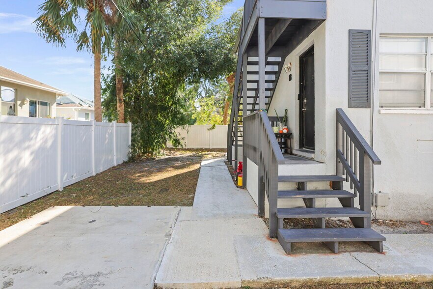 More Photos Of 7108 S Kissimmee St, Tampa Multifamily For Sale