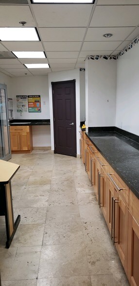 More Photos Of 6500 Cow Pen Rd, Miami Lakes Office For Lease