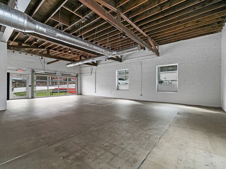 More Photos Of 37 N Broad St, Brevard Storefront Retail Office For Lease