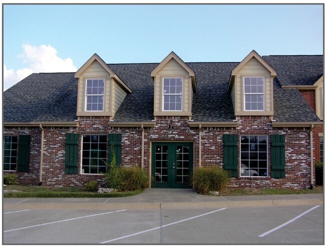 More Photos Of 2400-2416 W Detroit St, Broken Arrow Medical For Lease