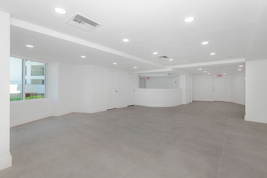 More Photos Of 5401 Collins Ave, Miami Beach Apartments For Sale