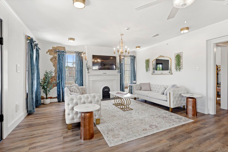 More Photos Of 782 Water St, Biloxi Office For Sale