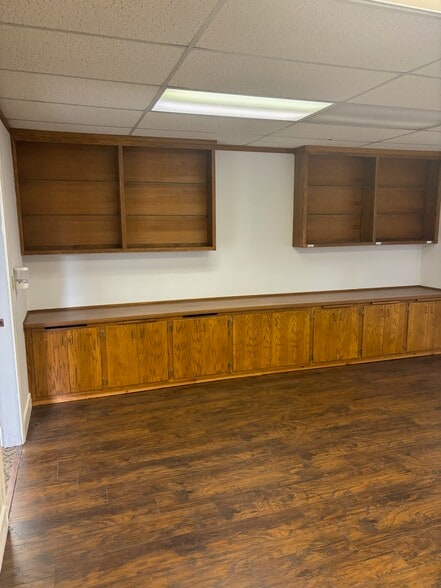 More Photos Of 7028 Indiana Ave, Riverside Medical For Lease