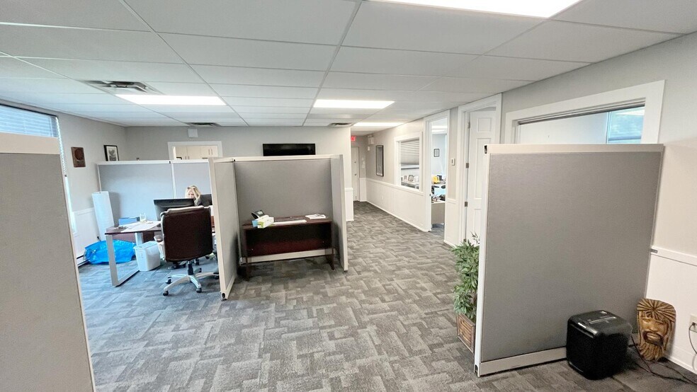 More Photos Of 62 Fawcett Rd, Coquitlam Light Manufacturing For Sale