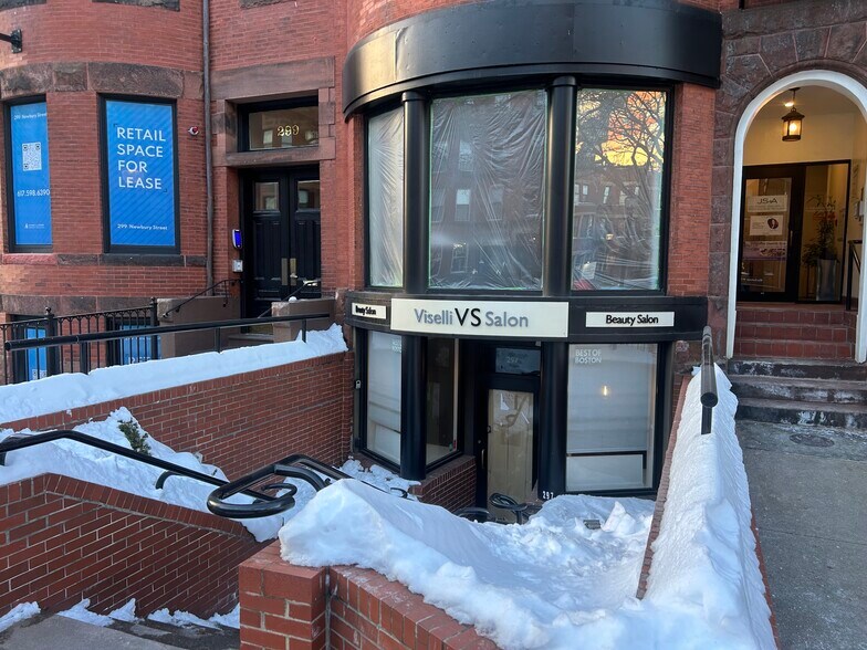 More Photos Of 297 Newbury St, Boston Storefront Retail Office For Lease