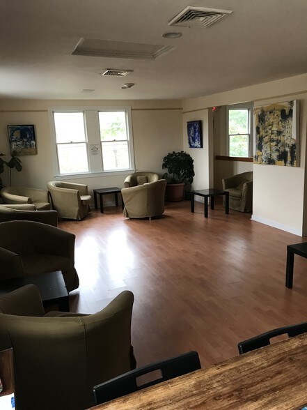 More Photos Of 15 Spencer St, Newton Restaurant For Sale