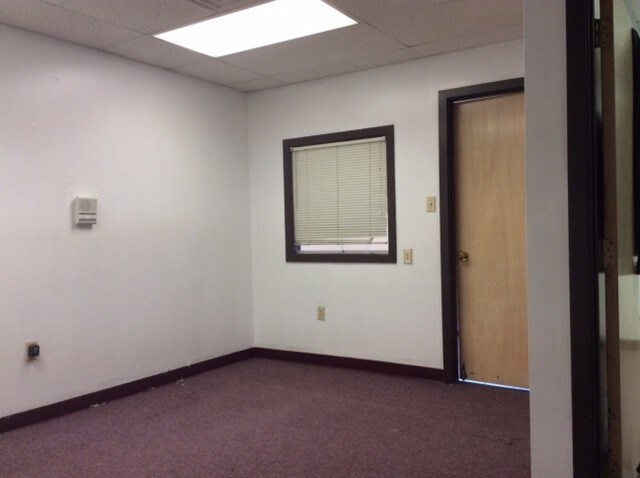 More Photos Of 50 McCullough Dr, New Castle Warehouse For Sale