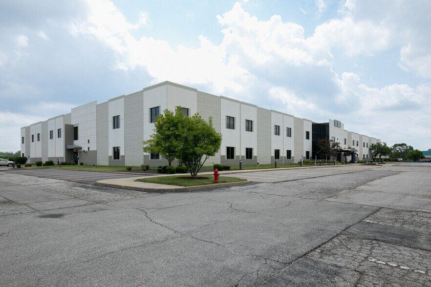 More Photos Of 7650 Magna Dr, Belleville Medical For Lease