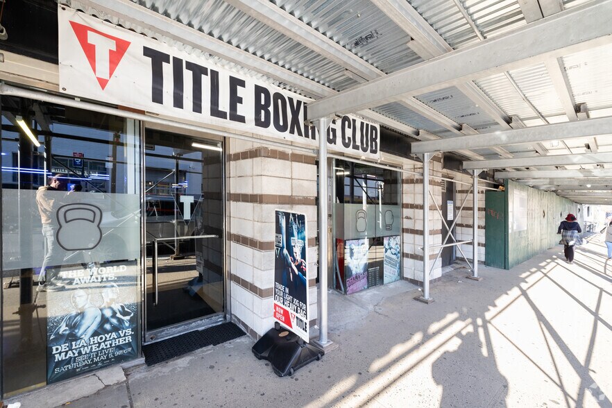 69206930 Austin St, Forest Hills, NY 11375 Office For Sale