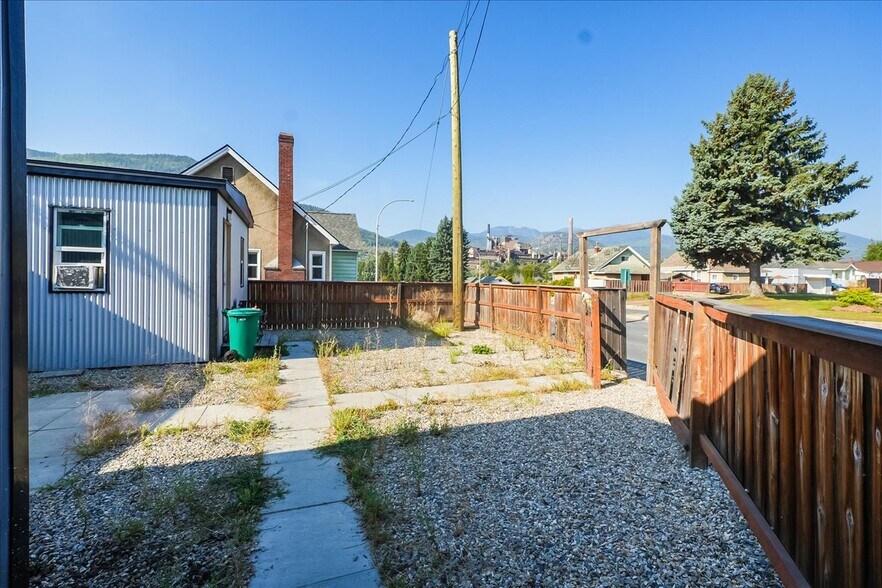 More Photos Of 1406 Fourth Av, Trail Apartments For Sale