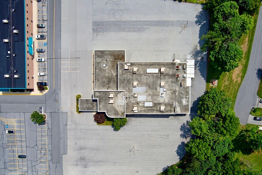 More Photos Of 505 Jermor Ln, Westminster Restaurant For Lease