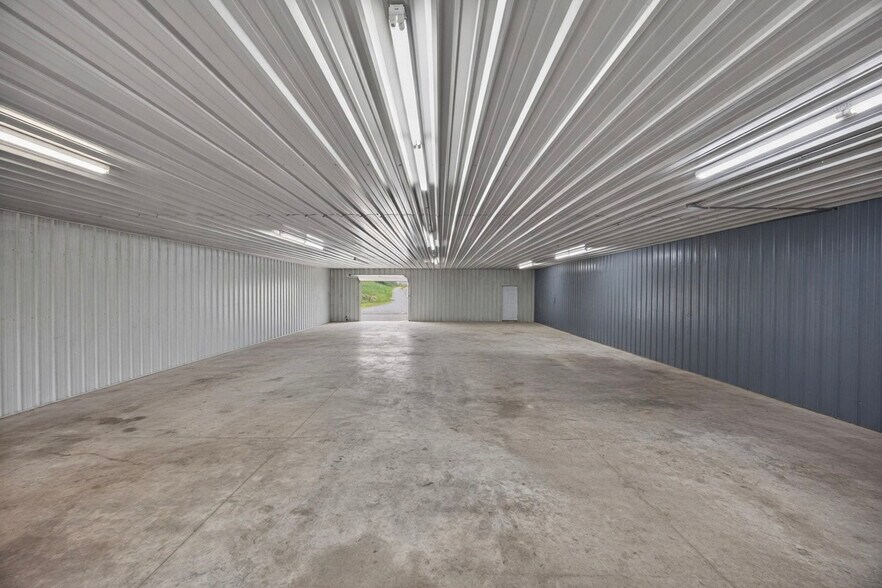 More Photos Of 169 Greystone Dr, Crossville Industrial For Sale