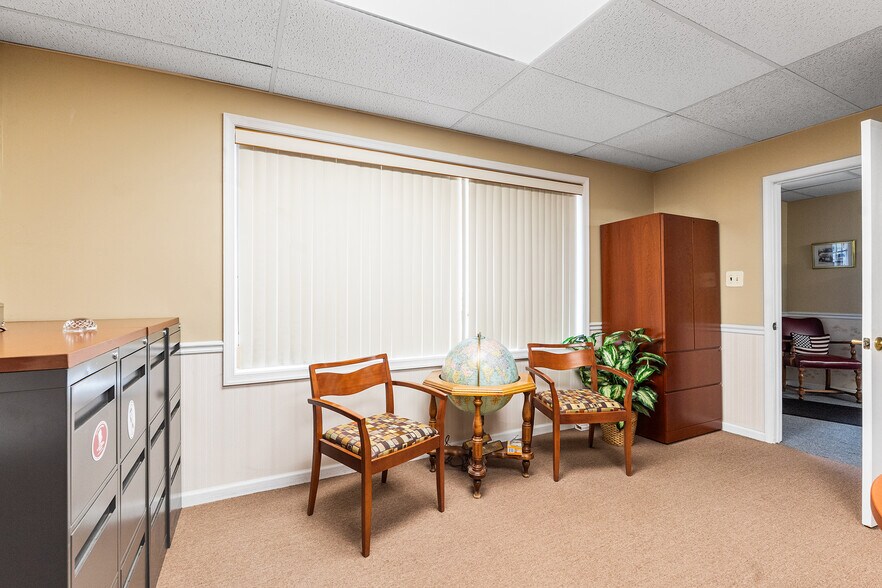 More Photos Of 257 W Nicholson Rd, Audubon Office For Sale