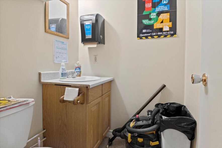 More Photos Of 48 Water St, Port Perry Storefront For Lease