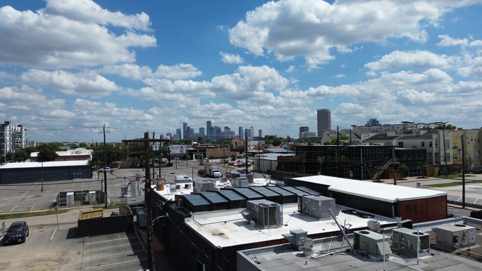 More Photos Of 5110 Washington Ave, Houston Storefront For Lease