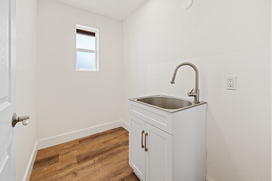 More Photos Of 5295 Sun Valley Boulevard, Sun Valley Medical For Sale