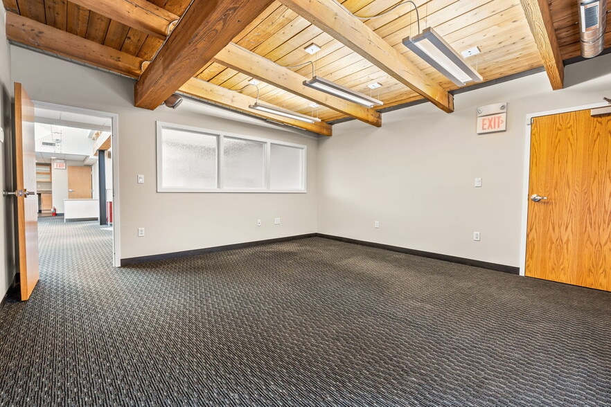 More Photos Of 1 Harris St, Newburyport Medical For Sale