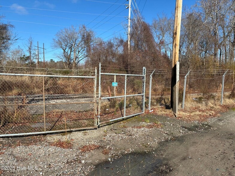 More Photos Of 141 Knobbs Creek Dr, Elizabeth City Industrial For Sale