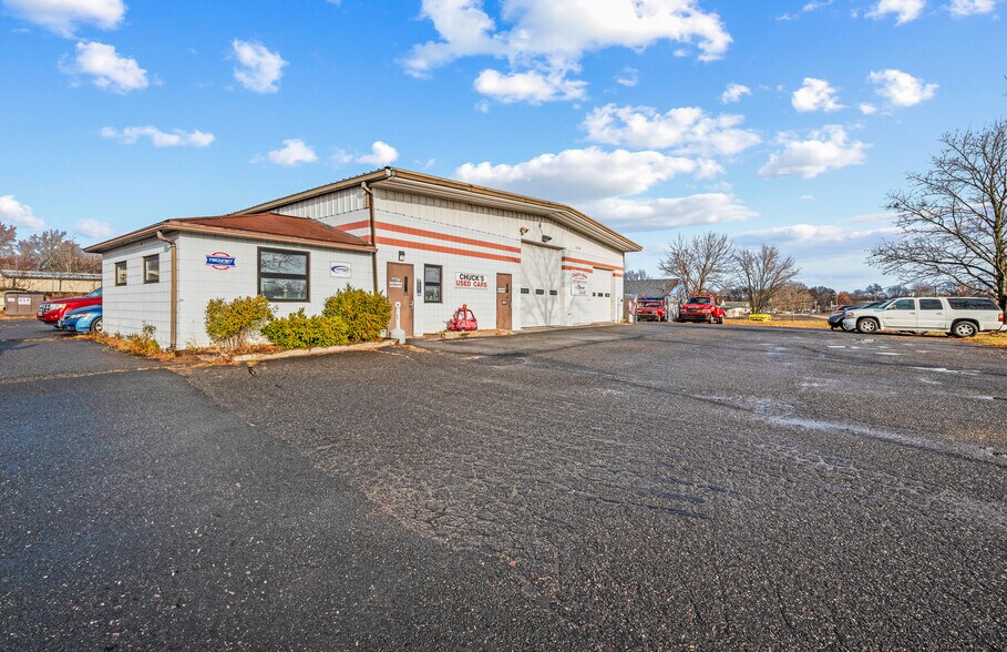 More Photos Of 15 King Spring Rd, Windsor Locks Auto Repair For Sale