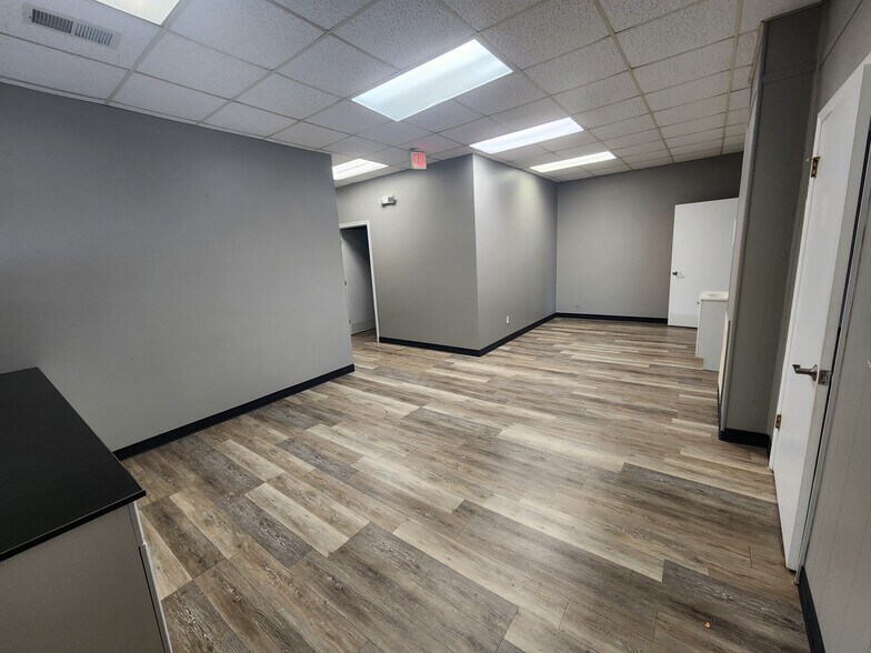 More Photos Of 3297 S Crater Rd, Petersburg Freestanding For Lease