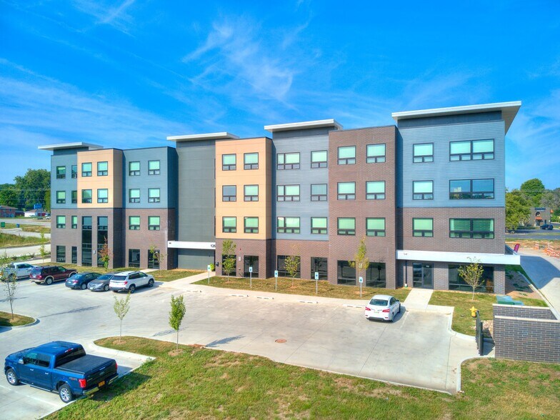 More Photos Of 1261 8th St, West Des Moines Apartments For Lease