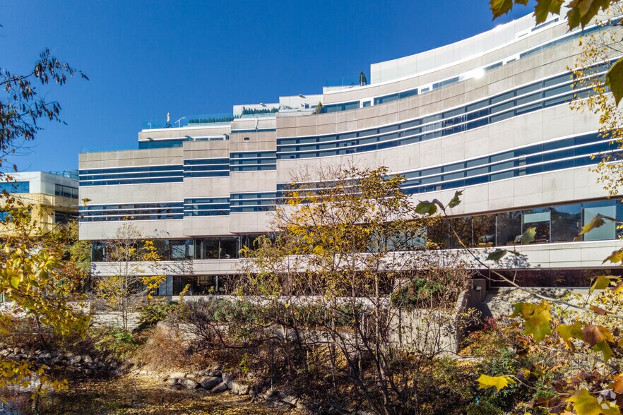 More Photos Of 2900 K St NW, Washington Office For Sale