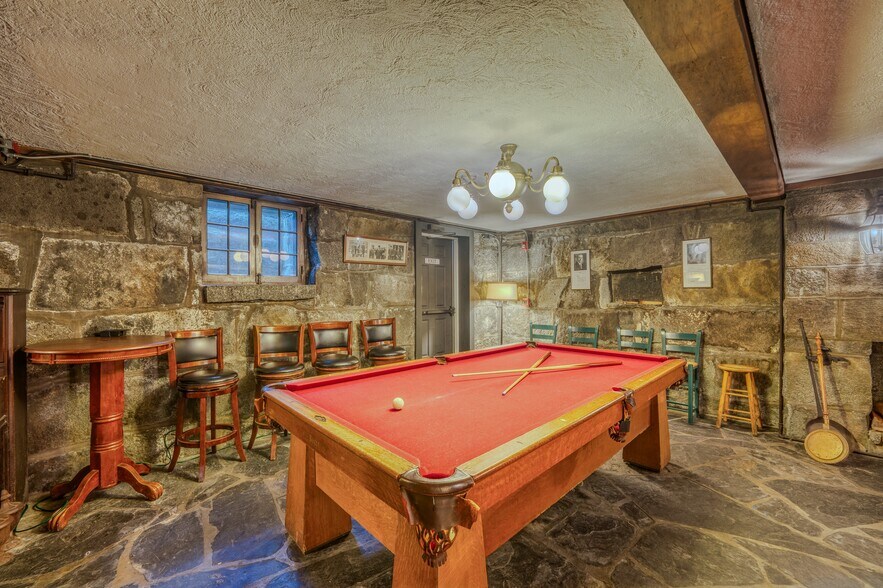 More Photos Of 80 Guider Ln, Bethlehem Hotel For Sale
