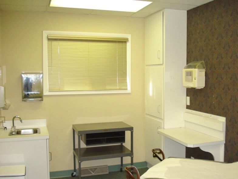 More Photos Of 575 N Kellogg St, Galesburg Medical For Lease