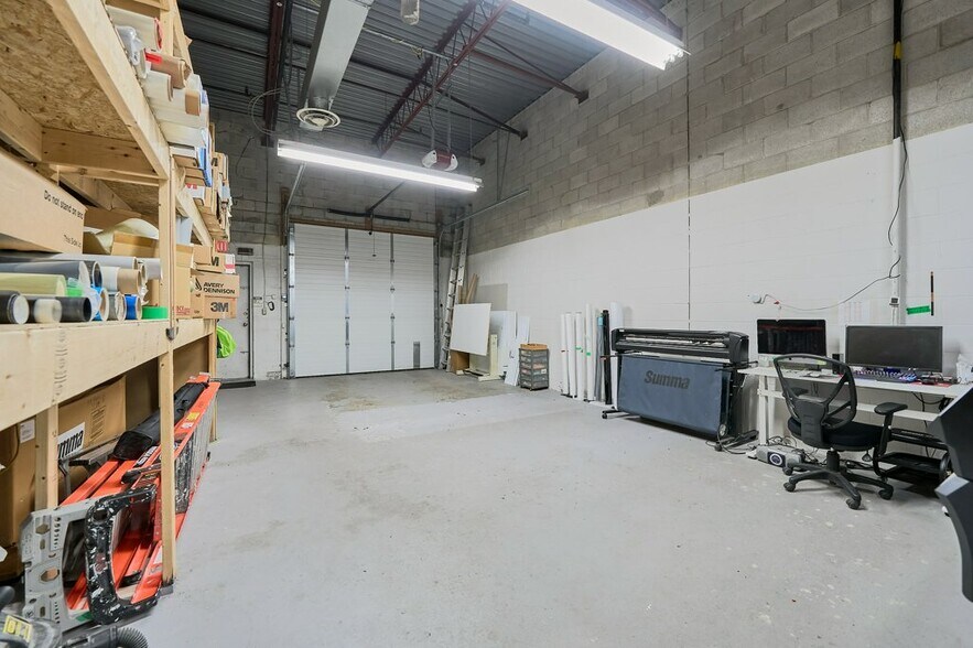 More Photos Of 676 Monarch Ave, Ajax Showroom For Sale