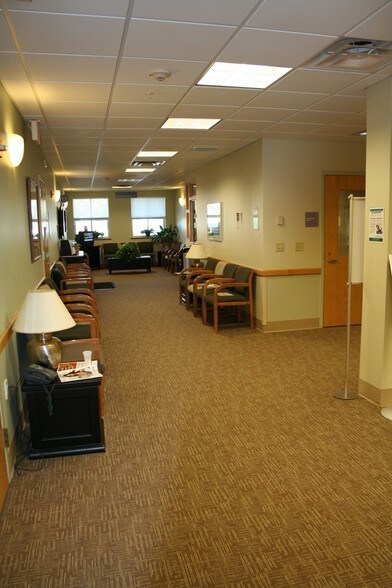 More Photos Of 4 Shape Dr, Kennebunk Medical For Lease