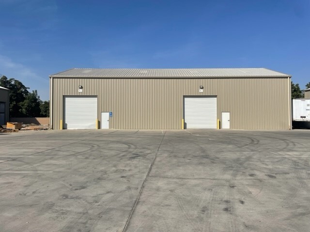 Primary Photo Of 1878 N Mooney Blvd, Tulare Warehouse For Lease