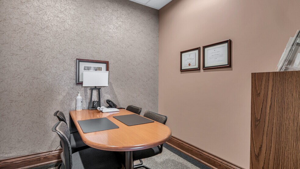 More Photos Of 484 Pelissier St, Windsor Office For Sale