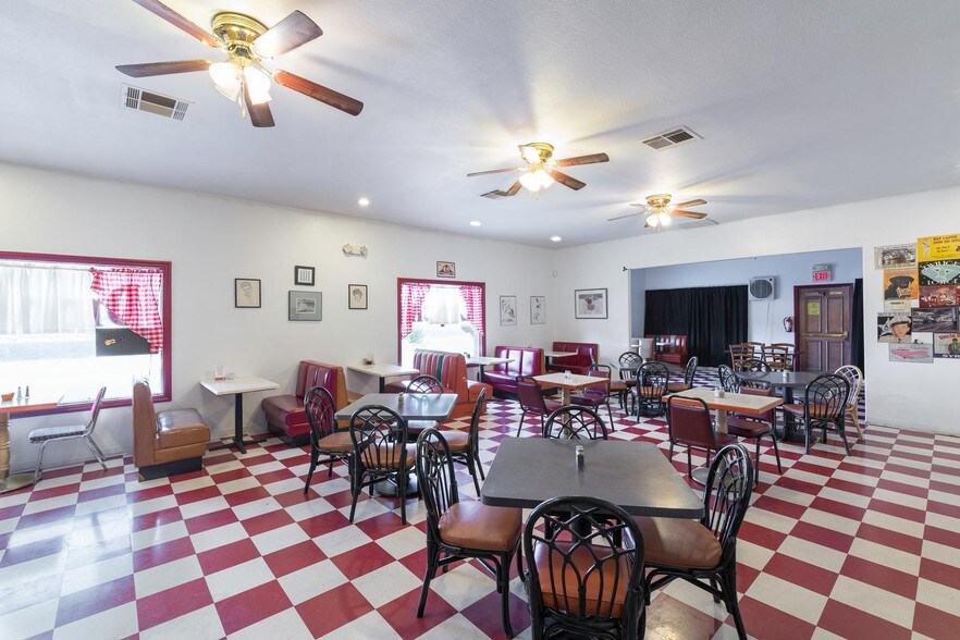 More Photos Of 900 W Nevada Hwy 372, Pahrump Bar For Sale