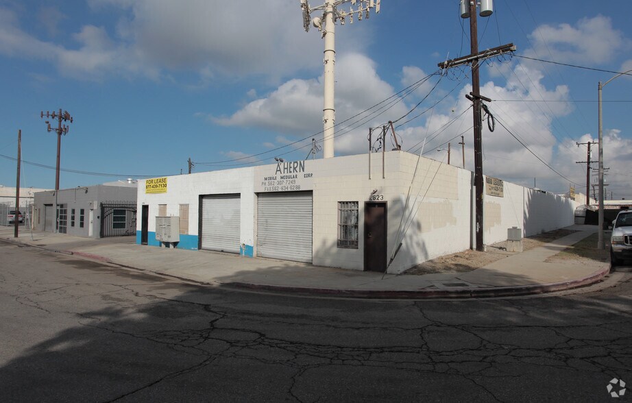 More Photos Of 2611-2623 E 67th St, Long Beach Warehouse For Lease