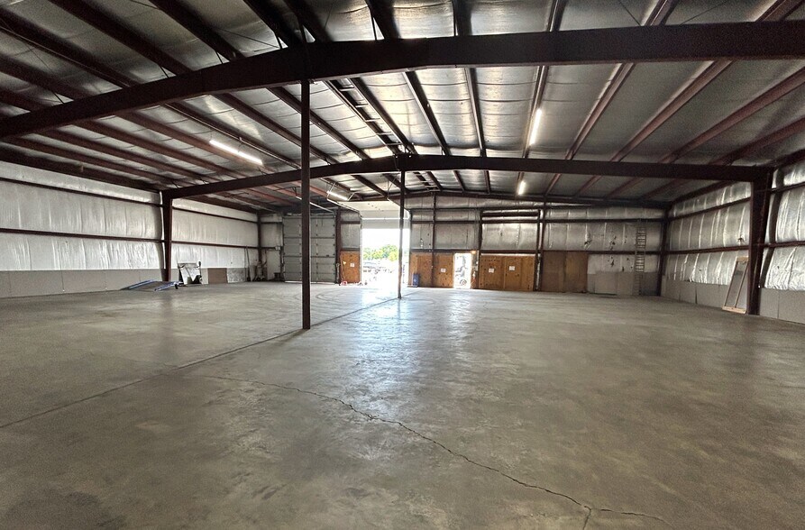 More Photos Of 2430 Pennsylvania Ave, Madison Warehouse For Lease