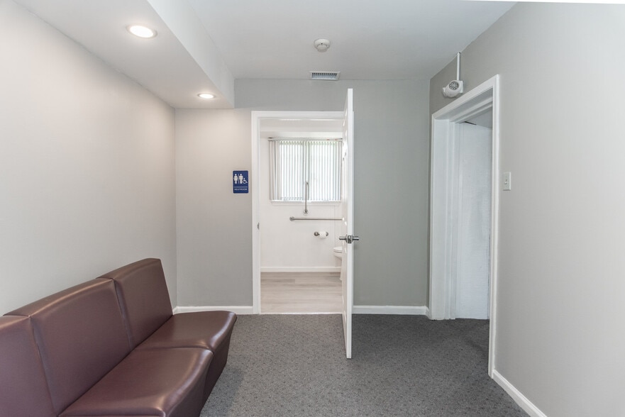 More Photos Of 981 Second Street Pike, Richboro Office For Lease