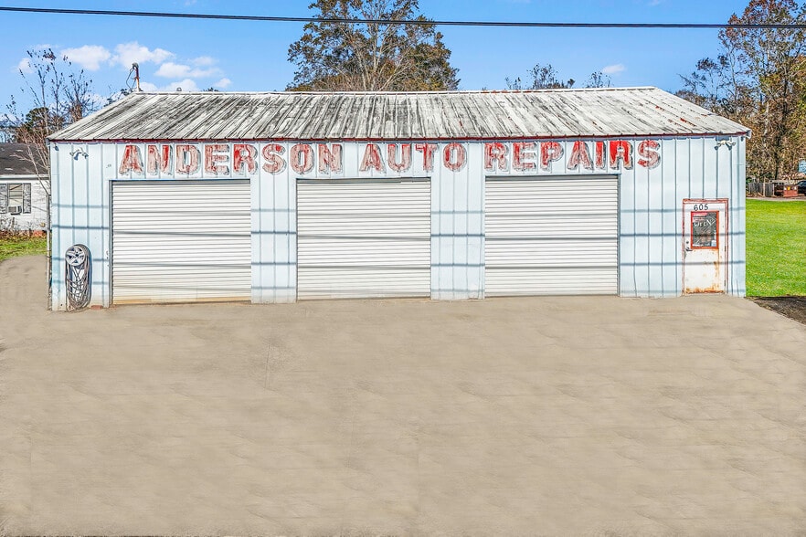 More Photos Of 605 US Highway 80 W, Savannah Auto Repair For Sale