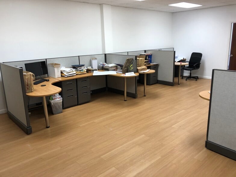 More Photos Of 74 Pennsylvania Ave, Brooklyn General Retail For Lease