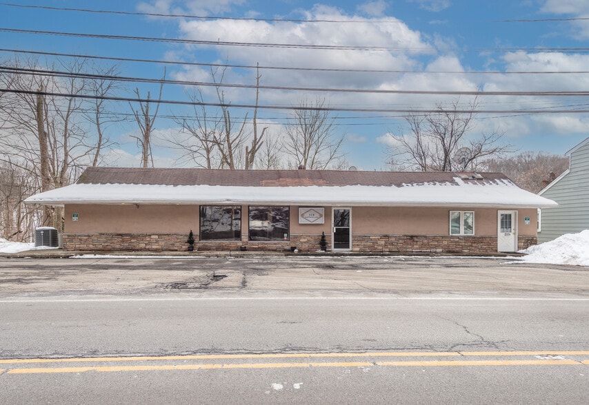 Primary Photo Of 217-219 Hamburg Tpke, Bloomingdale Freestanding For Sale