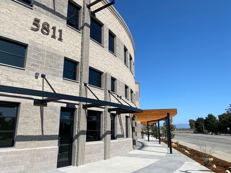 More Photos Of 5811 Olivas Park Dr, Ventura Flex For Lease