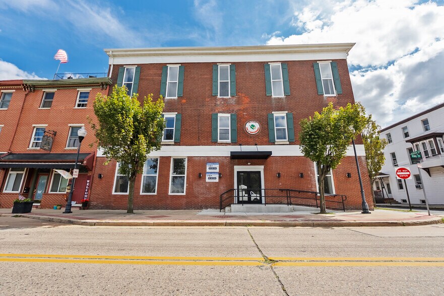 More Photos Of 22 N King St, Gloucester City Storefront Retail Residential For Lease