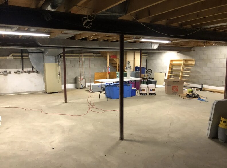More Photos Of 814 S Main St, Lapeer Office For Lease