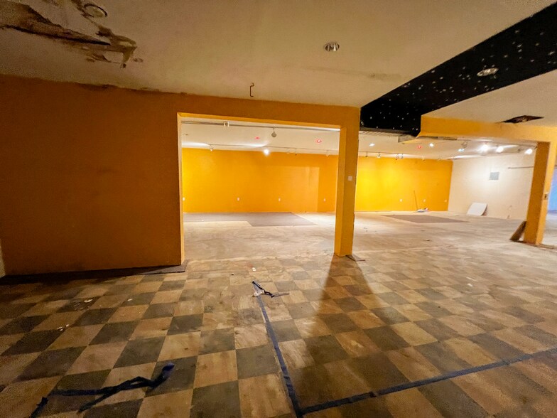 More Photos Of 1300 S Main St, Las Vegas Freestanding For Lease