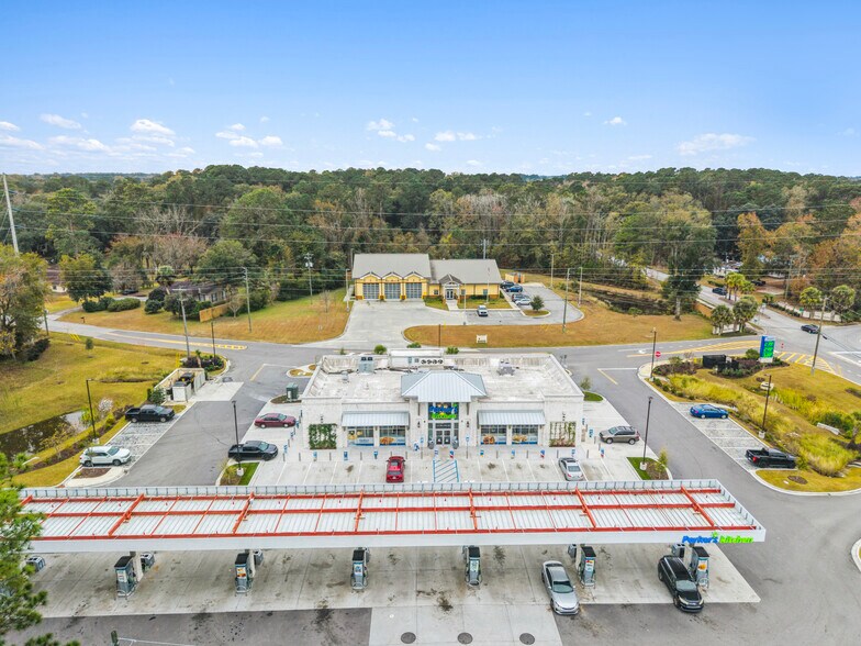More Photos Of 1750 Grove Point Rd, Savannah Service Station For Sale