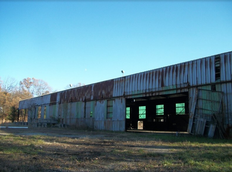 More Photos Of 8333 Zug Rd, Bowie Distribution For Sale