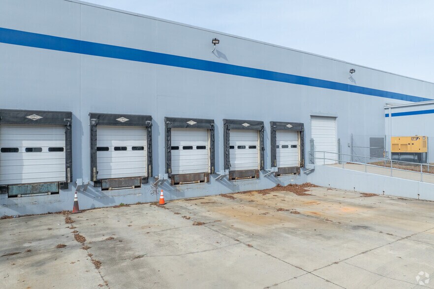 More Photos Of 101 Enterprise Pky, West Columbia Distribution For Sale