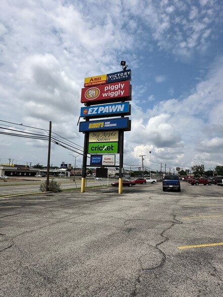 Primary Photo Of 1707-1741 Texoma Pky, Sherman Unknown For Lease